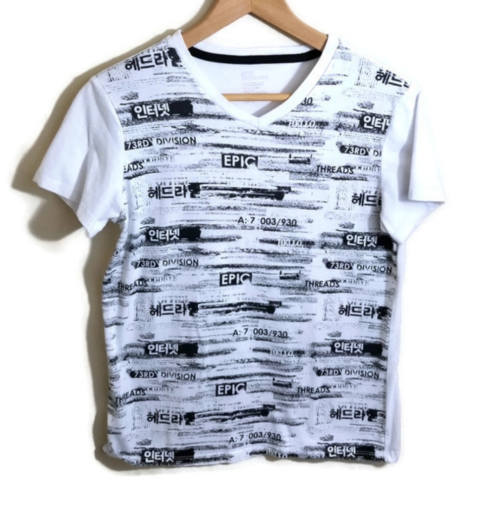 EPIC THREADS Black & White V-Neck Short Sleeve Korean 73rd Graphics T-Shirt L